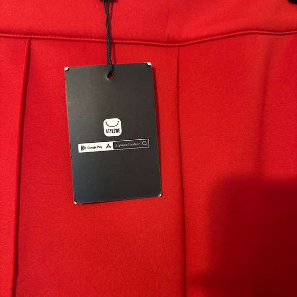 STYLEWE Striking Scarlet Apparel - Picture 2 of 6